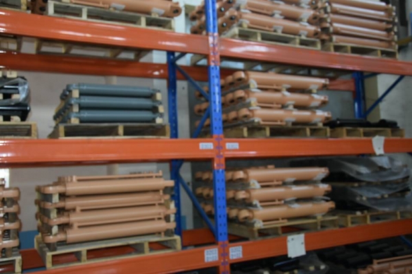 How can the use time of hydraulic cylinders be extended?