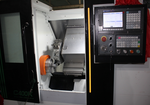 Precision milling machine